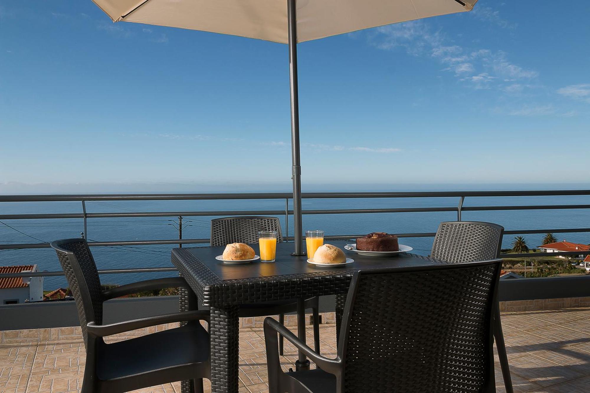 Welcome Home, With A Fantastic View, Sunrise & Sunsets Estreito Da Calheta Exterior photo